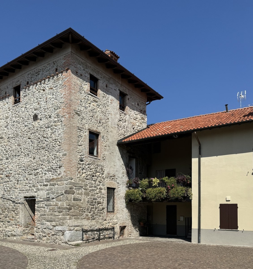 Cucciago - Recupero edifici residenziali